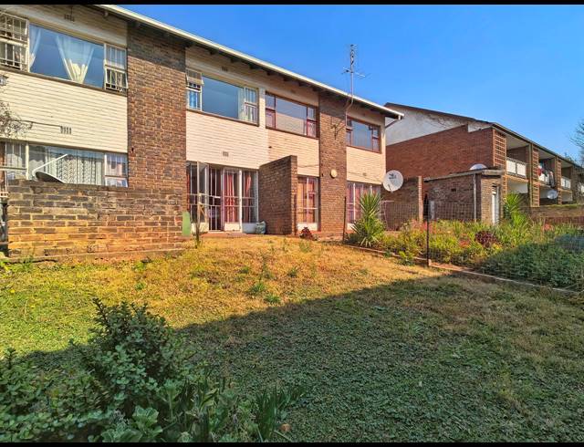 3 BEDROOM DUPLEX FOR SALE IN WINDSOR WEST